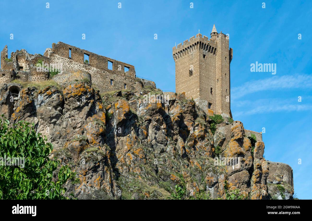 Polignac étiqueté les plus Beaux villages de France, vue sur le donjon, haute-Loire, Auvergne-Rhône-Alpes, France Banque D'Images