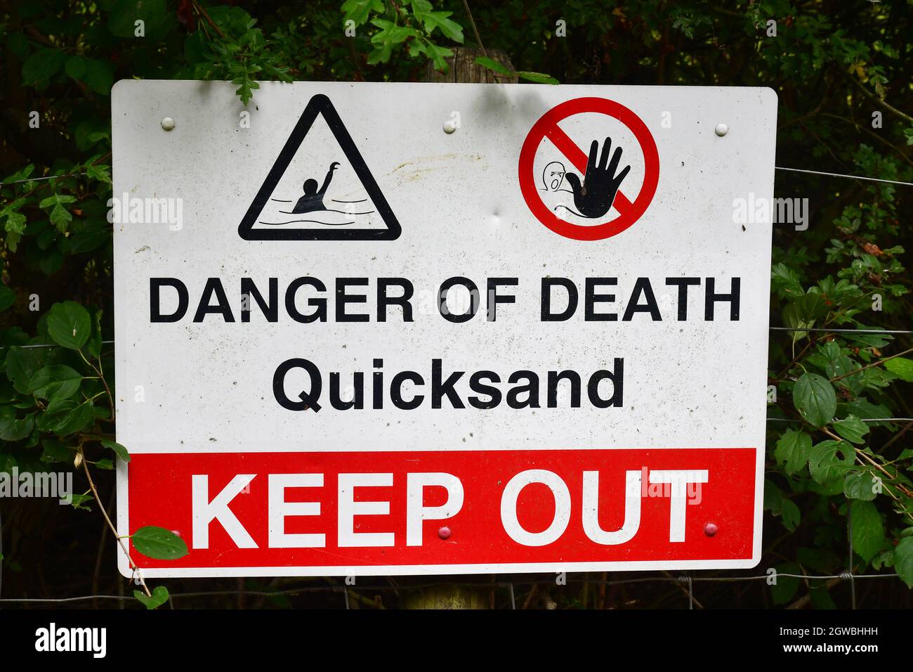 Danger de mort Quicksand tenir hors signe à la carrière de travail de Paxton fosses.Réserve naturelle de Paxton Pits, Little Paxton, Cambridgeshire, Royaume-Uni Banque D'Images