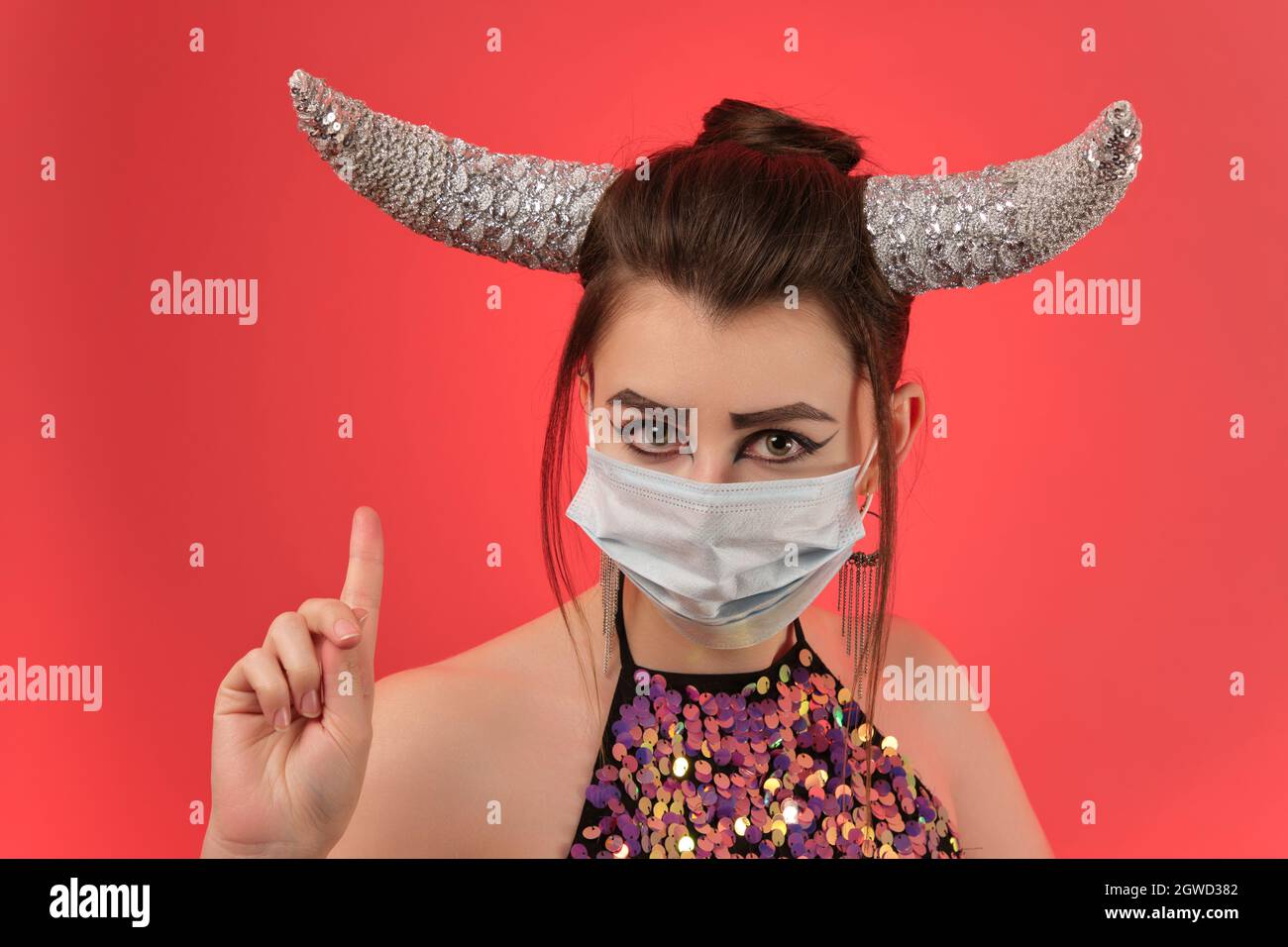 counter drive cheap Signe Taurus Zodiac.Astrologie et Horoscope concept, belle femme avec masque médical, cornes Photo Stock - Alamy counter drive cheap Signe Taurus Zodiac.Astrologie et Horoscope concept, belle femme avec masque médical, cornes Photo Stock - Alamy