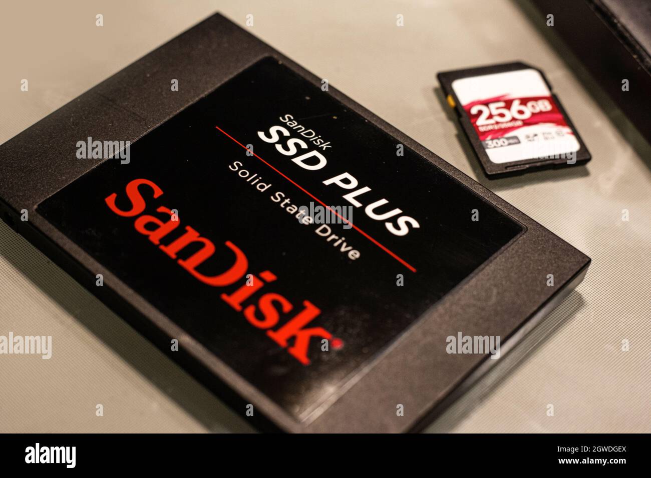 Disque dur SSD SanDisk Photo Stock - Alamy