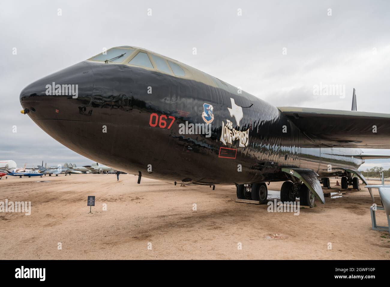 Un bombardier stratégique Boeing B-52D Stratofortress dans le musée de l'air et de l'espace de Pima, Tucson, Arizona. Banque D'Images