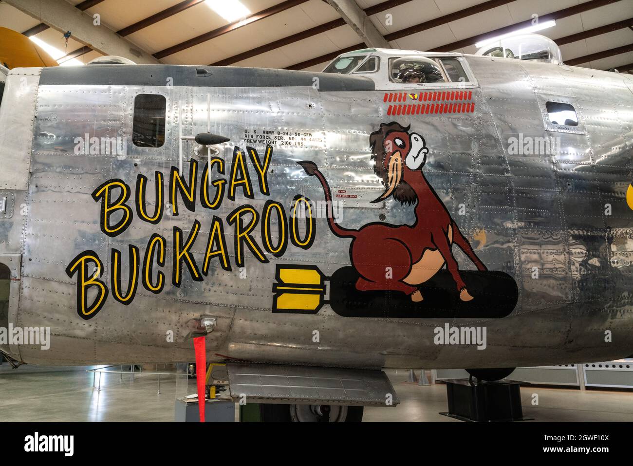 Un bombardier lourd B-24J Liberator consolidé des forces aériennes de l'armée américaine dans le musée Pima Air & Space, Tucson, Arizona. Banque D'Images