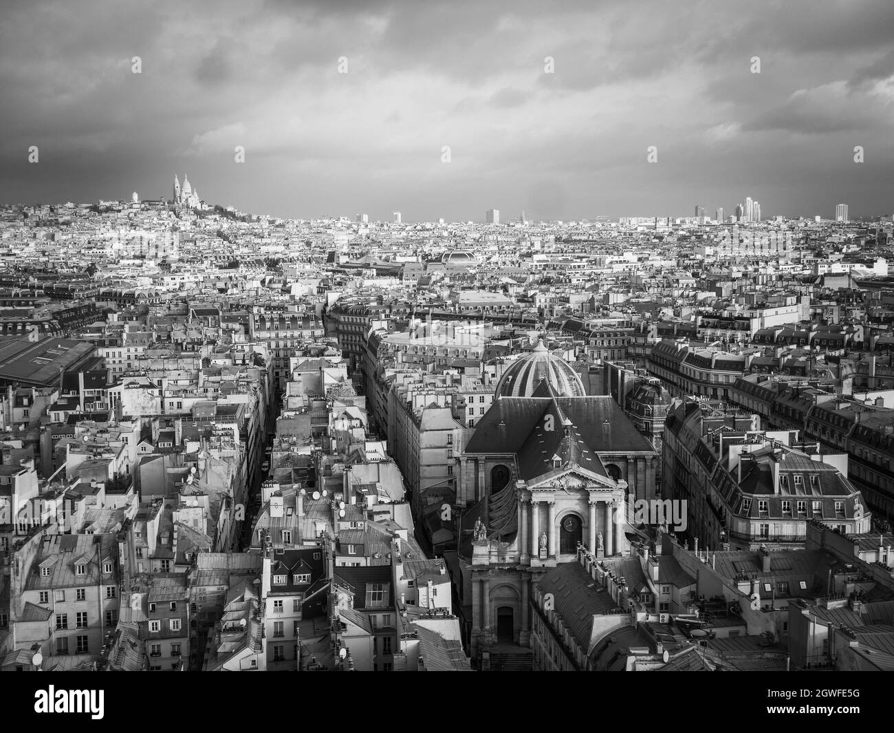 Paris toits noir et blanc Banque de photographies et d’images à haute ...