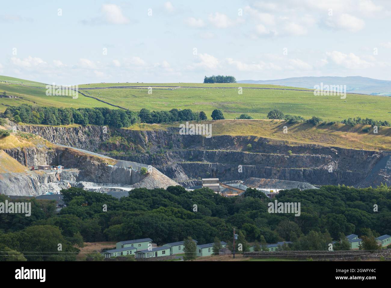 Carrière d'Ingleton pour la production d'agrégats de gravier de grès gris Banque D'Images