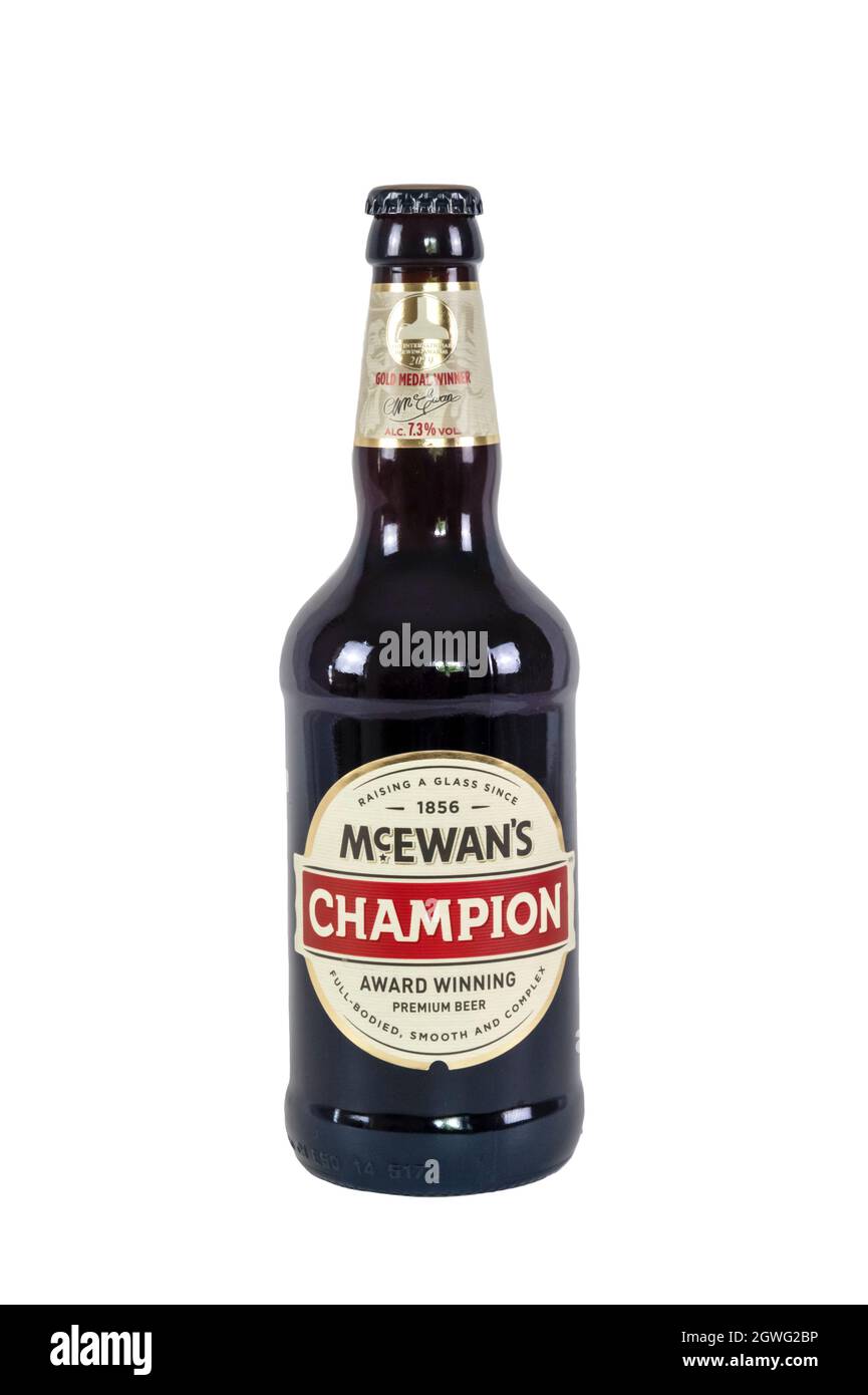 Une bouteille de bière McEwan's Champion. Il a une force de 7.3% ABV. Banque D'Images