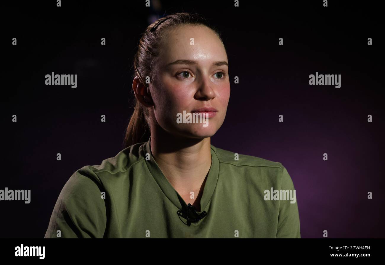 Elena Rybakina, du Kazakhstan, parle aux médias après le quart de finale au 2021 tournoi de tennis WTA 500 Chicago Fall tennis Classic le 1er octobre 2021 à Chicago, Etats-Unis - photo: Rob Prange/DPPI/LiveMedia Banque D'Images