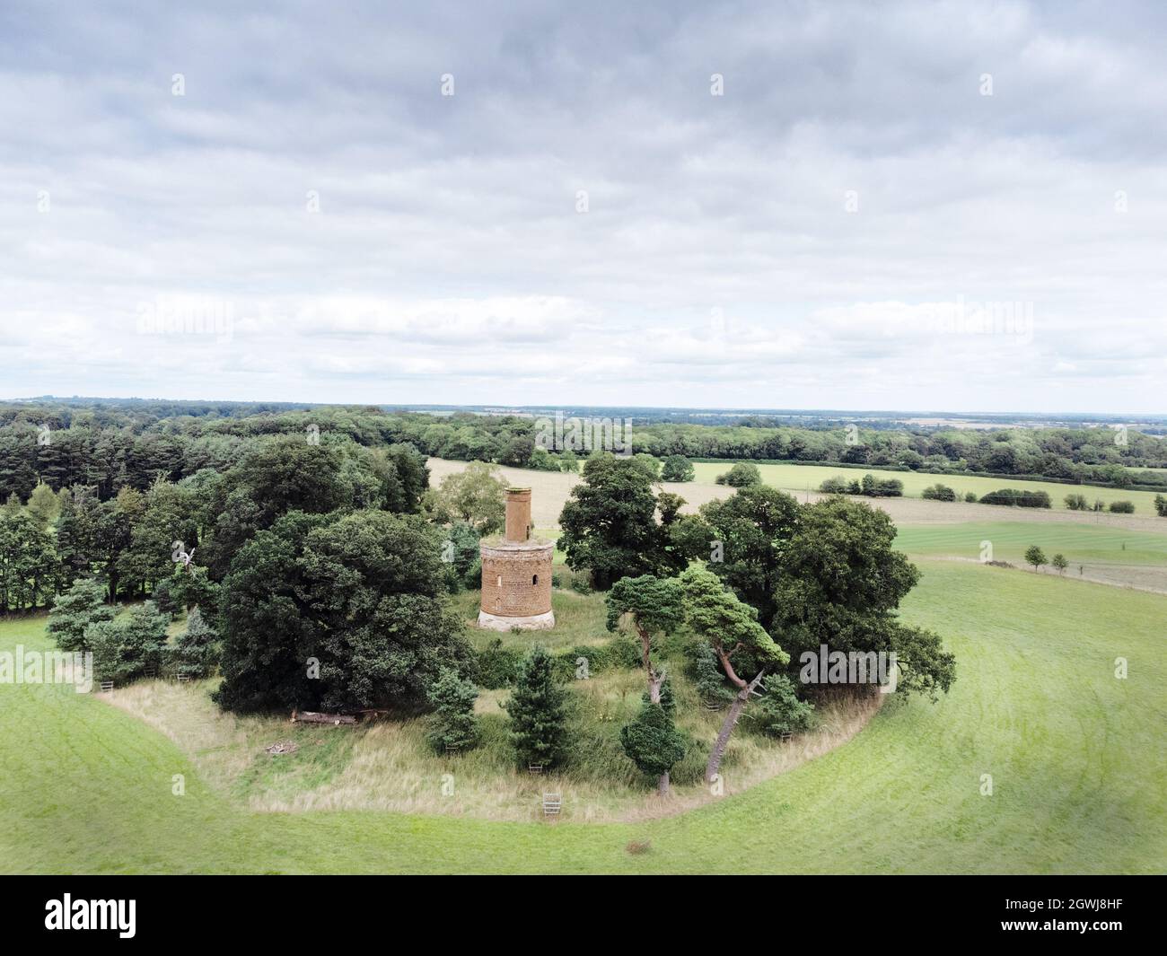 Image de paysage depuis le dessus de la Tour Bourbon près des jardins stowe dans la campagne de Buckingham en angleterre. A été construit comme une maison pour l'estat Banque D'Images
