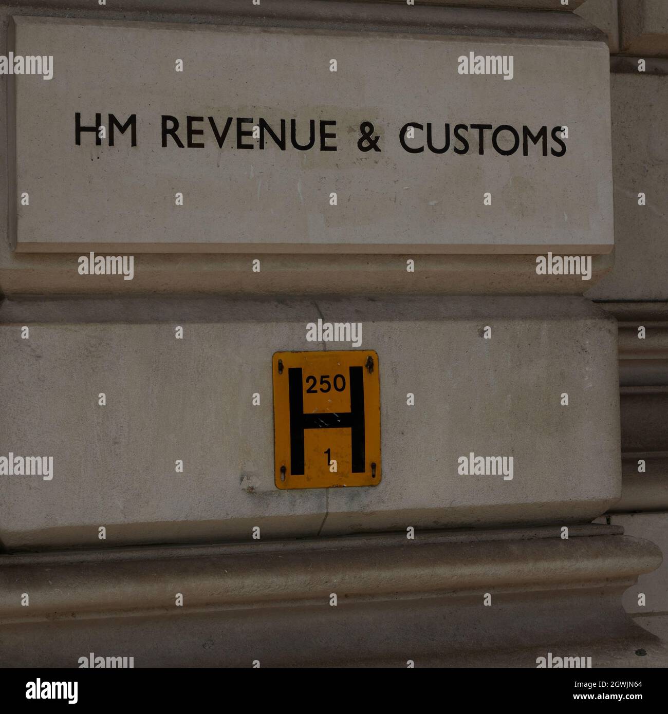 Inscription sur le mur de HM Revenue & Customs Banque D'Images