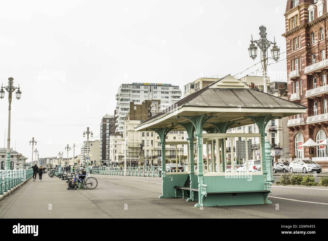 Abri de bus sur le front de mer de Brighton Banque D'Images