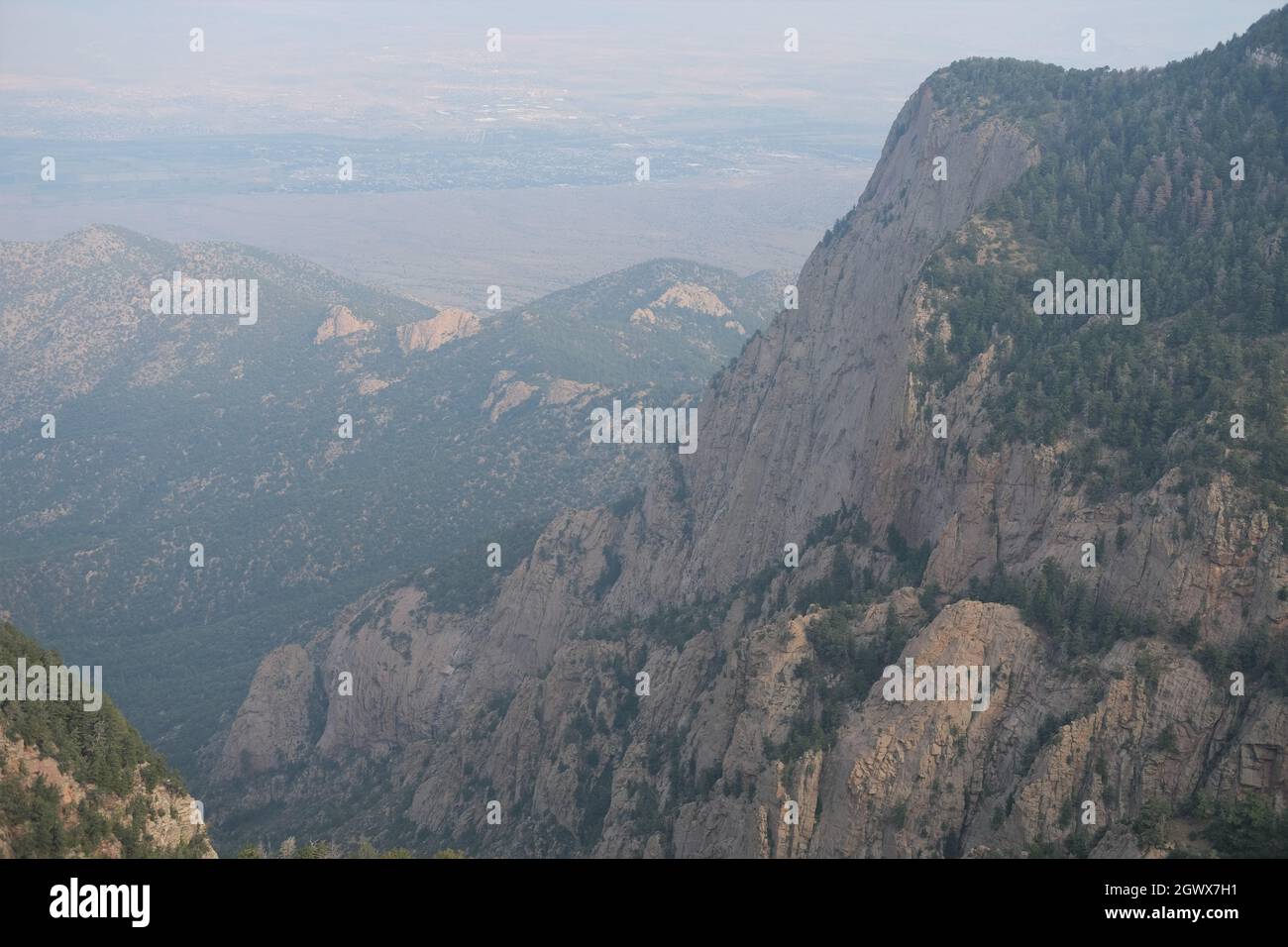 Falaise dans les montagnes Sandia près d'Albuquerque, Nouveau-Mexique Banque D'Images