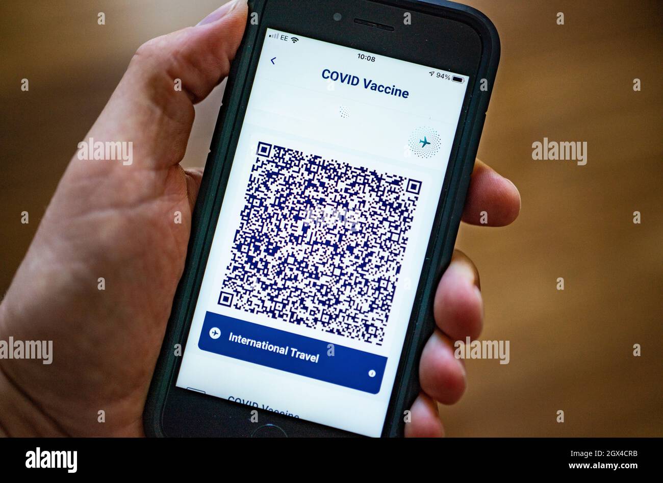 Édimbourg, Écosse, Royaume-Uni. 4 octobre 2021. Vue de la nouvelle application controversée du statut Covid-19 du gouvernement écossais , un passeport numérique de vaccins qui permettra d'accéder à des boîtes de nuit et à d'autres événements avec un grand nombre de personnes. Le jour de lancement de l'application a été marqué parce que des milliers de membres du public n'ont pas pu enregistrer leurs détails et cela a forcé le gouvernement écossais à présenter des excuses. Iain Masterton/Alay Live News. Banque D'Images