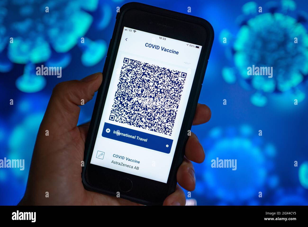 Édimbourg, Écosse, Royaume-Uni. 4 octobre 2021. Vue de la nouvelle application controversée du statut Covid-19 du gouvernement écossais , un passeport numérique de vaccins qui permettra d'accéder à des boîtes de nuit et à d'autres événements avec un grand nombre de personnes. Le jour de lancement de l'application a été marqué parce que des milliers de membres du public n'ont pas pu enregistrer leurs détails et cela a forcé le gouvernement écossais à présenter des excuses. Iain Masterton/Alay Live News. Banque D'Images