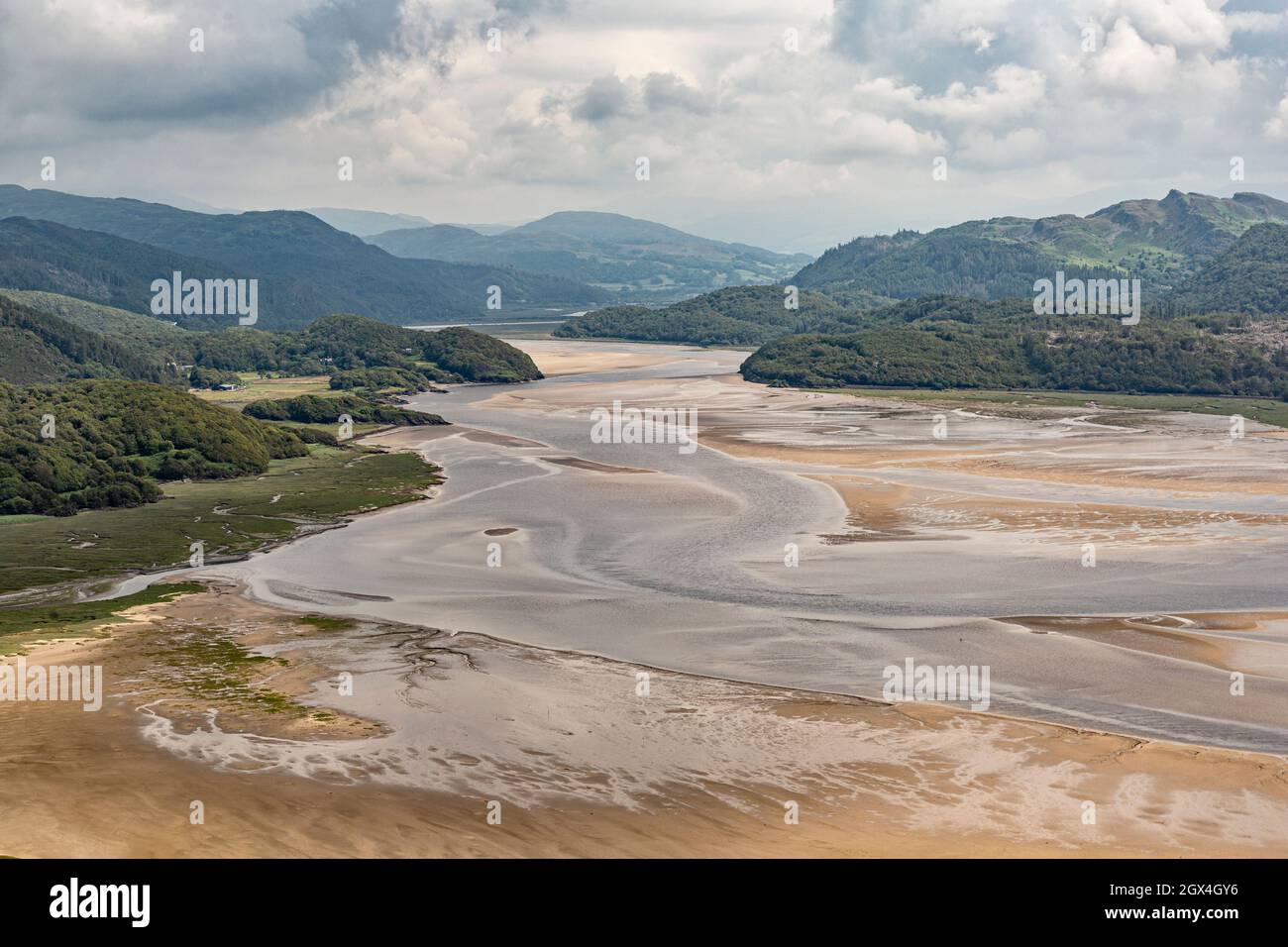 Estuaire de la Mawddach, ou Afon Mawddach, Gwnedd, pays de Galles. Dans le parc national de Snowdonia. Banque D'Images