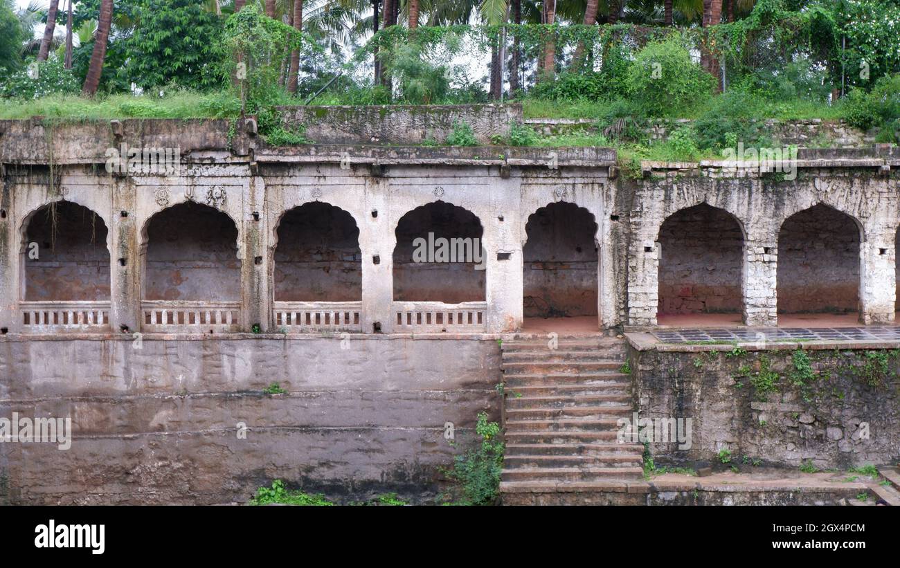 Structure islamique rare dans le temple hindou, Ammapalli, Shamshabad, Telangana, Inde Banque D'Images