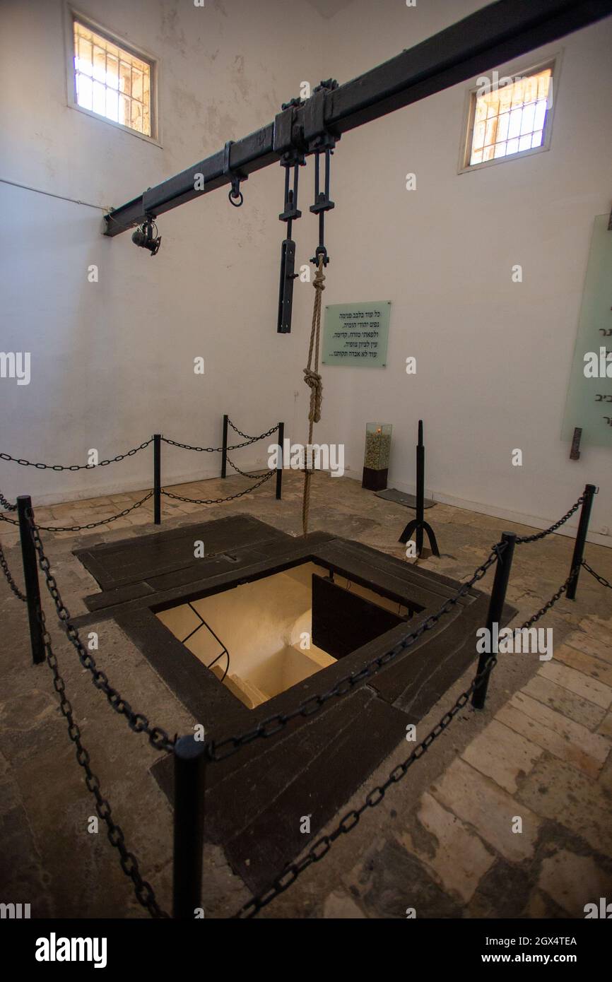 Salle d'exécution avec la corde de suspension dans la prison d'Akko. C'est une ancienne prison du mandat britannique pour les autorités palestiniennes et musée actuel. Banque D'Images