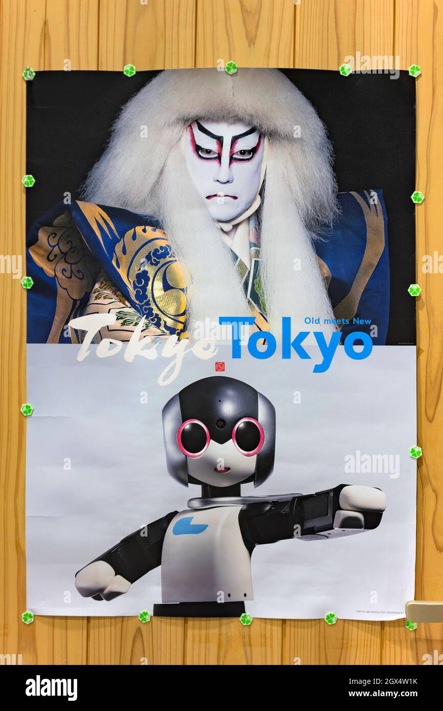 tokyo, japon - août 13 2021 : affiche de l'office du tourisme avec le  slogan Old se réunit nouveau à la promotion du tourisme représentant un  acteur japonais traditionnel Photo Stock - Alamy
