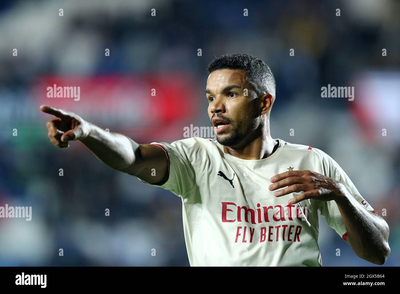 Messias juniors de l'AC Milan gestes pendant la série Un match entre Atalanta BC et l'AC Milan. Banque D'Images