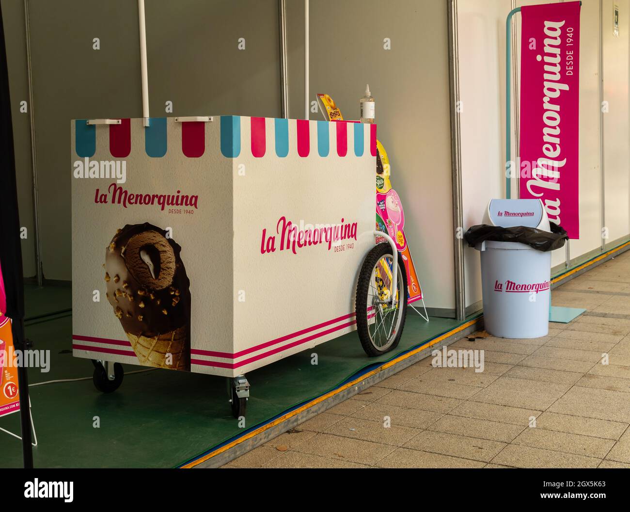 Llucmajor, Espagne; octobre 03 2021: Chariot de glace d'époque de la compagnie la Menorquina, très populaire dans les îles Baléares. Deuxième édition du Frik Banque D'Images