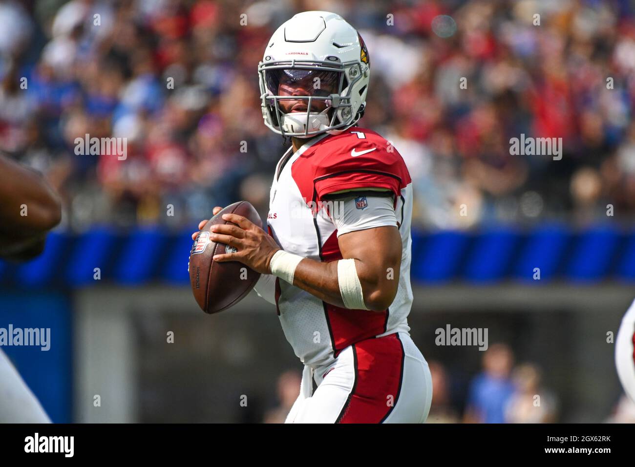 Arizona Cardinals Quarterback Kyler Murray (1) lors d'un match de football de la NFL contre les Los Angeles Rams, dimanche 3 octobre 2021, à Inglewood, Etal Banque D'Images