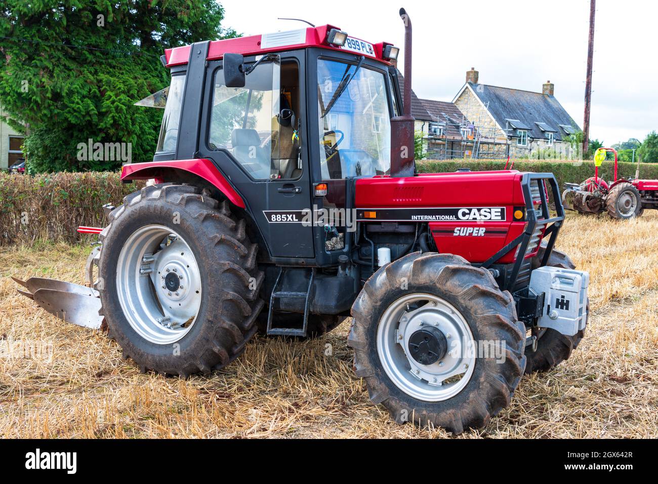 Un tracteur Vintage International case Super 885XL 1989, n° de série : F899 PLB, au match de labourage de l'étrier de Chew 19-09-2021. Banque D'Images