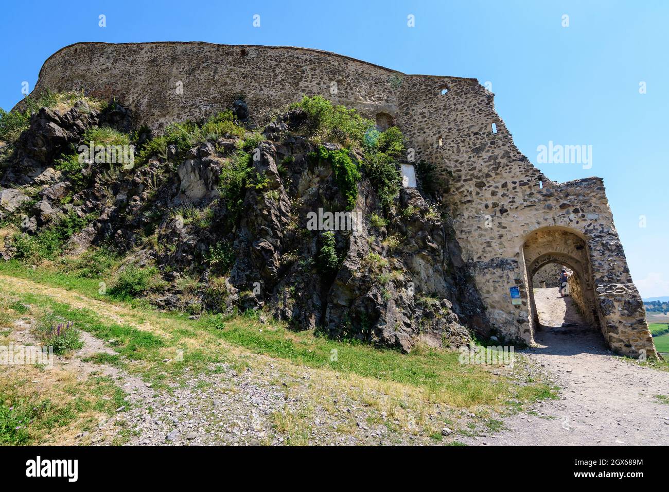 Murs en pierre à la Citadelle de Rupea (Cetatea Rupea) après rénovation dans le comté de Brasov, dans la partie sud de la région de Transylvanie (Transilvania), Romani Banque D'Images