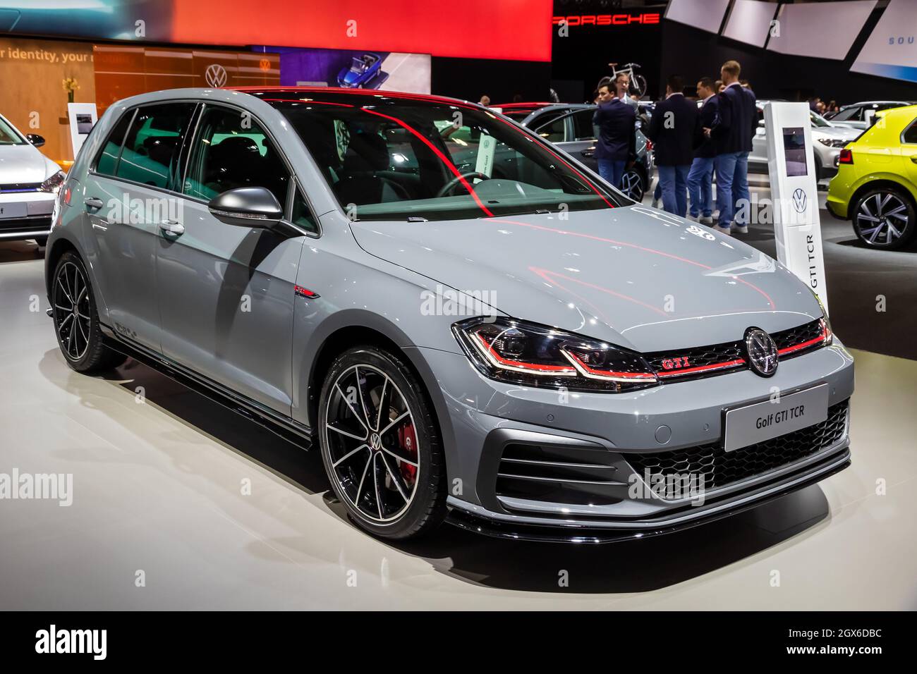 La voiture Volkswagen Golf GTI TCR a été présentée au salon automobile Autosalon 2020. Bruxelles, Belgique - 9 janvier 2020. Banque D'Images