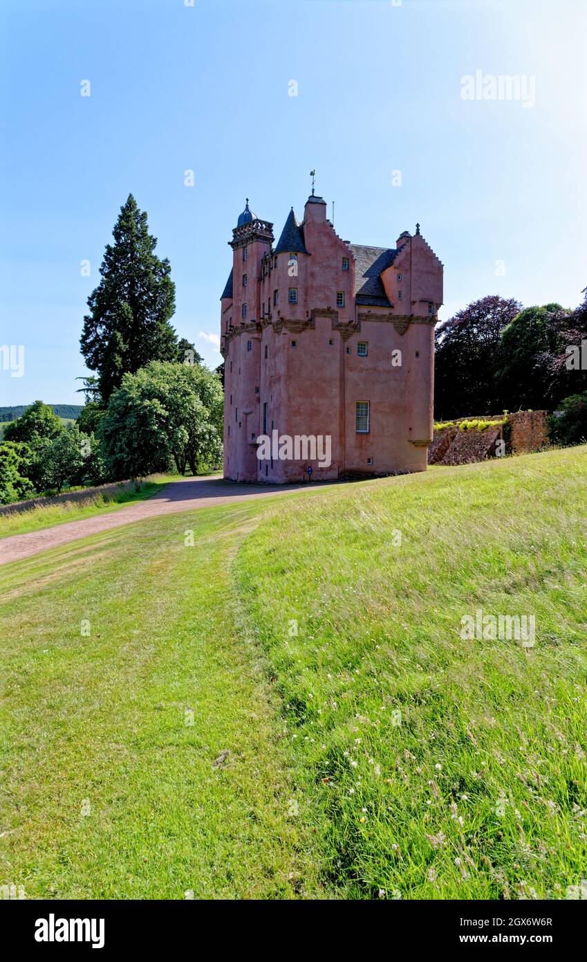 Le château de Craigievar est un château à hardes de pinkish ou une maison de campagne fortifiée à 6 miles au sud d'Alford, Aberdeenshire, Écosse, Highlands, Royaume-Uni. Un de Scotla Banque D'Images