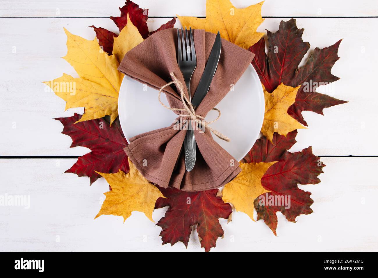 Magnifique table festive pour Thanksgiving. Automne et concept de récolte. Banque D'Images
