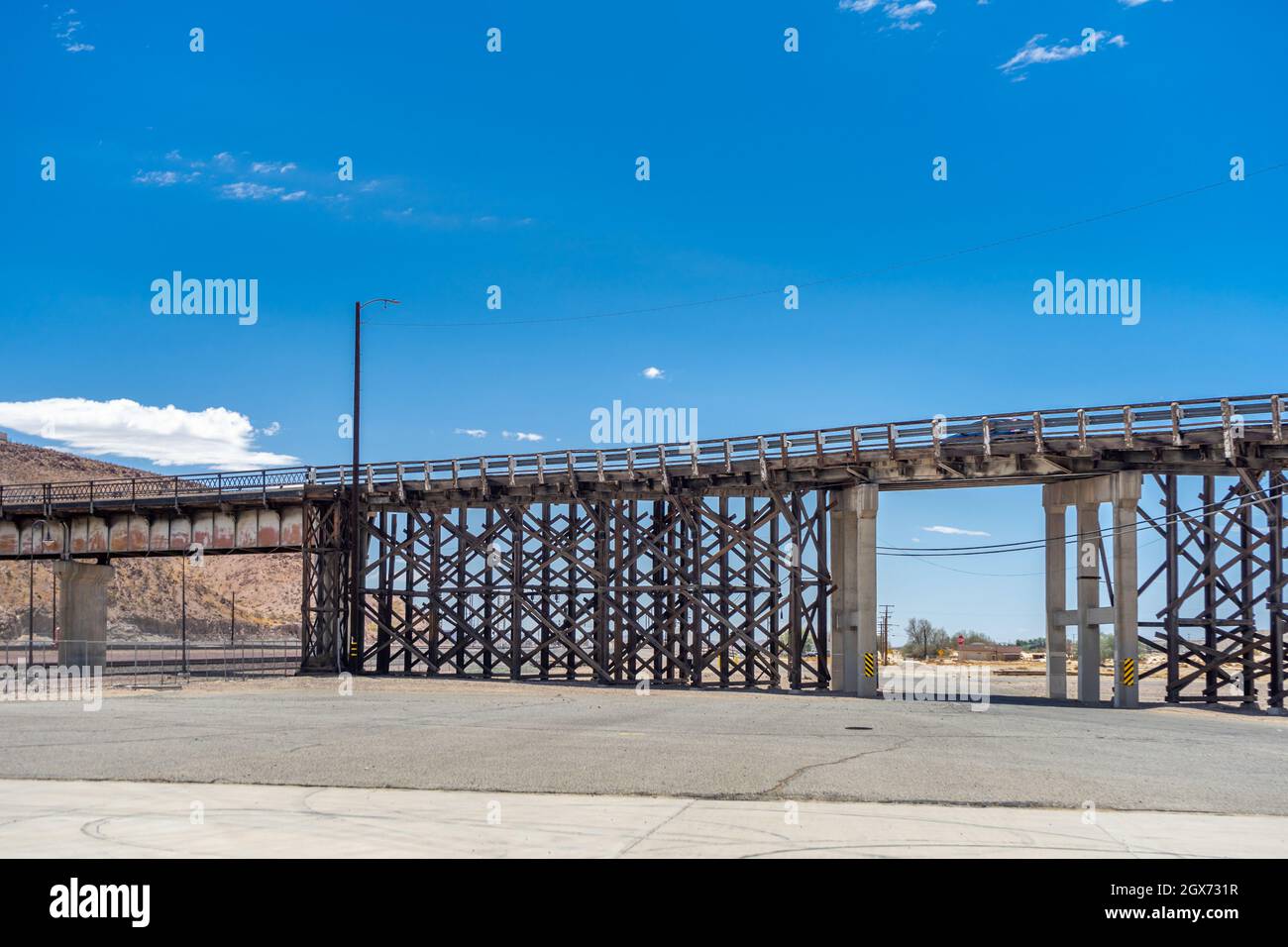 Barstow, CA, États-Unis – 3 juillet 2021 : vue partielle de l'ancien pont First Avenue à Barstow, Californie. Banque D'Images