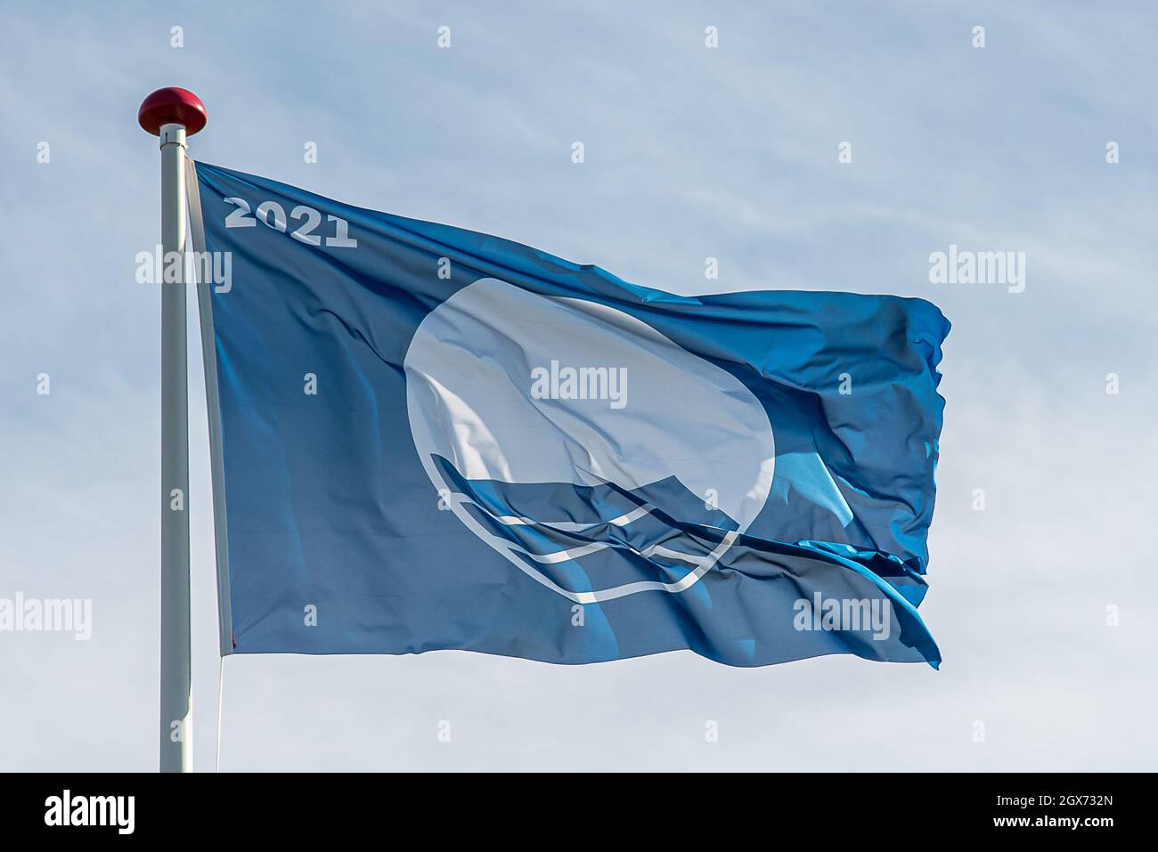 L'emblématique drapeau bleu est un symbole pour l'eau propre, Vejle, Danemark, 4 septembre 2021 Banque D'Images