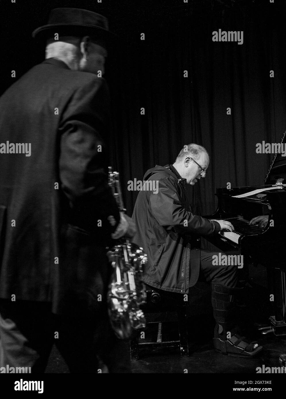 Art Themen, Robin Apland avec l'Art Themen / James Wade-Sired Quintet soundcheck avant le concert au Herts Jazz Club à St Albans Banque D'Images