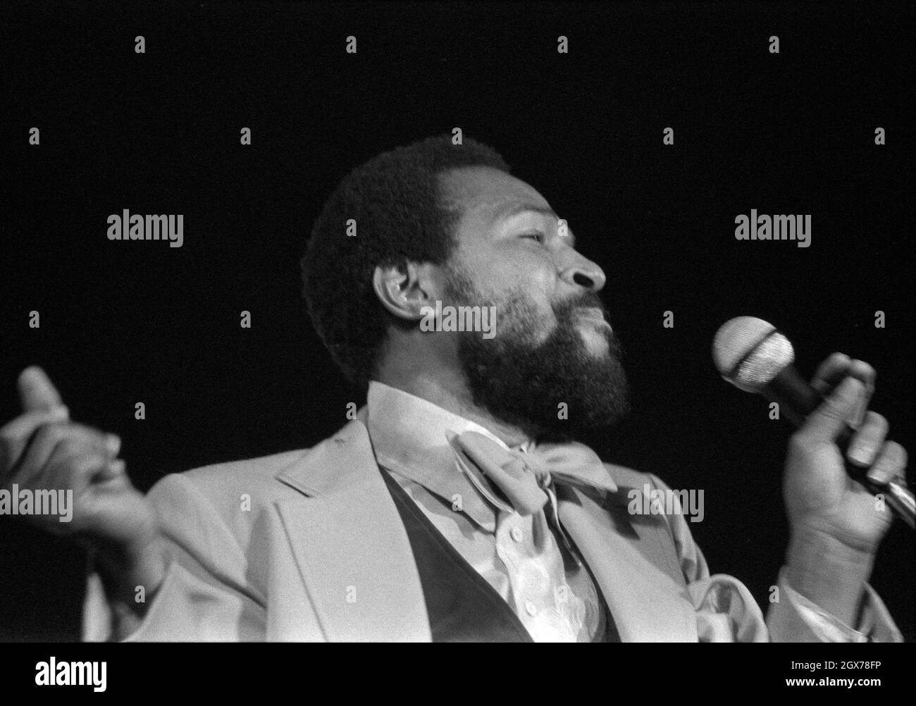Marvin Gaye se présente au Bingley Hall, Birmingham, Angleterre en 1976. Banque D'Images