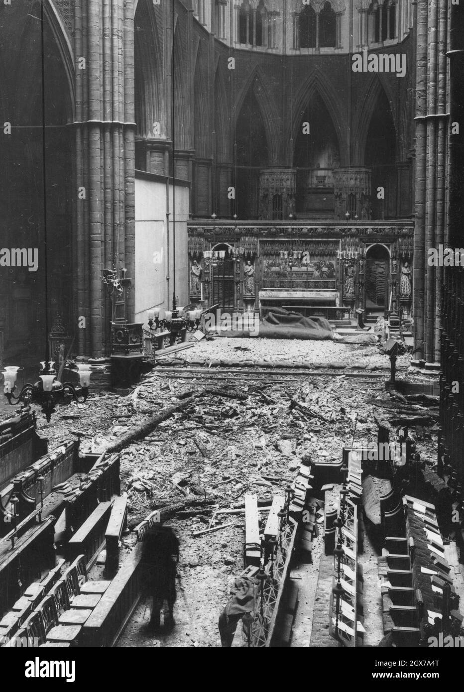 Dégâts à la bombe à l'intérieur de l'abbaye de Westminster pendant le blitz de Londres Banque D'Images