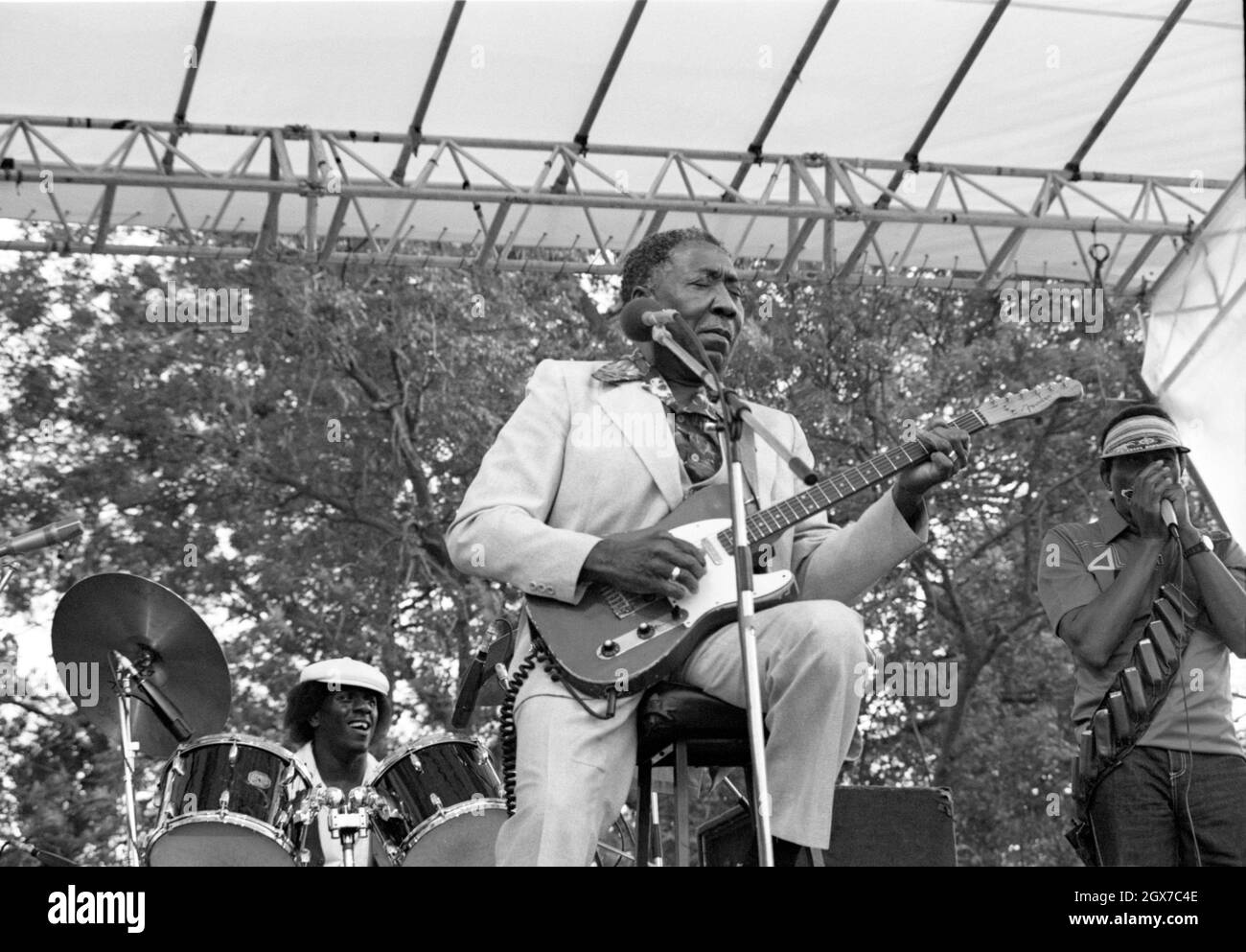 Le Bluesman américain Muddy Waters se présente au festival de jazz de la radio Capital à Knebworth, en Angleterre, en juillet 1981. Banque D'Images