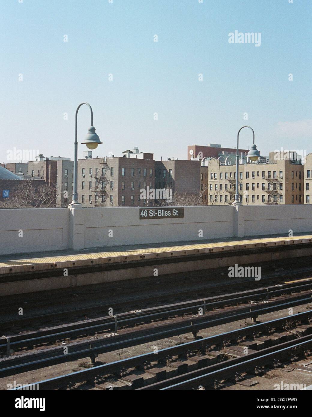 La plate-forme à la 46th Street-Bliss Sreet Station, à Sunnyside, Queens, New York City Banque D'Images