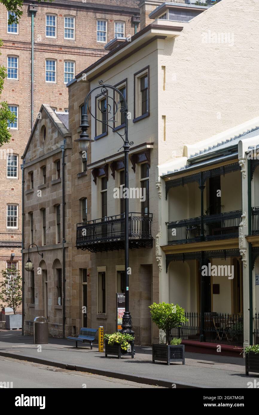 Sydney, Australie. Lundi 4 octobre 2021. Le quartier des affaires du centre de Sydney est encore très calme, car Sydney se prépare à rouvrir une fois que l'objectif de vaccination de 70 % a été atteint d'ici le lundi 11 octobre. Vues générales sur les Rocks. Crédit : Paul Lovelace/Alamy Live News Banque D'Images