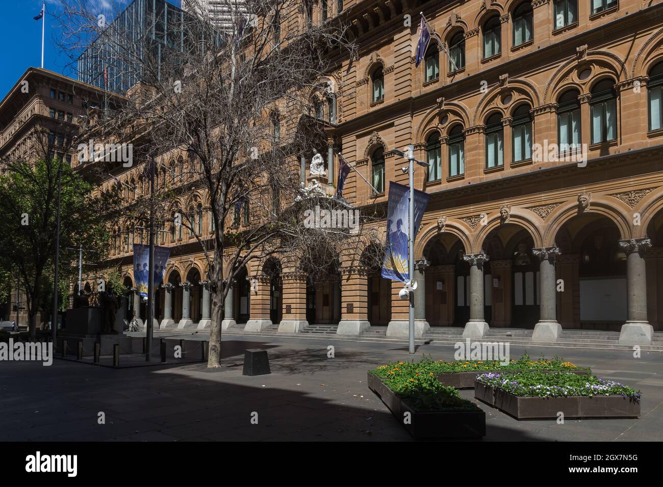 Sydney, Australie. Lundi 4 octobre 2021. Le quartier des affaires du centre de Sydney est encore très calme, car Sydney se prépare à rouvrir une fois que l'objectif de vaccination de 70 % a été atteint d'ici le lundi 11 octobre. Vues générales de GPO, Martin place. Crédit : Paul Lovelace/Alamy Live News Banque D'Images