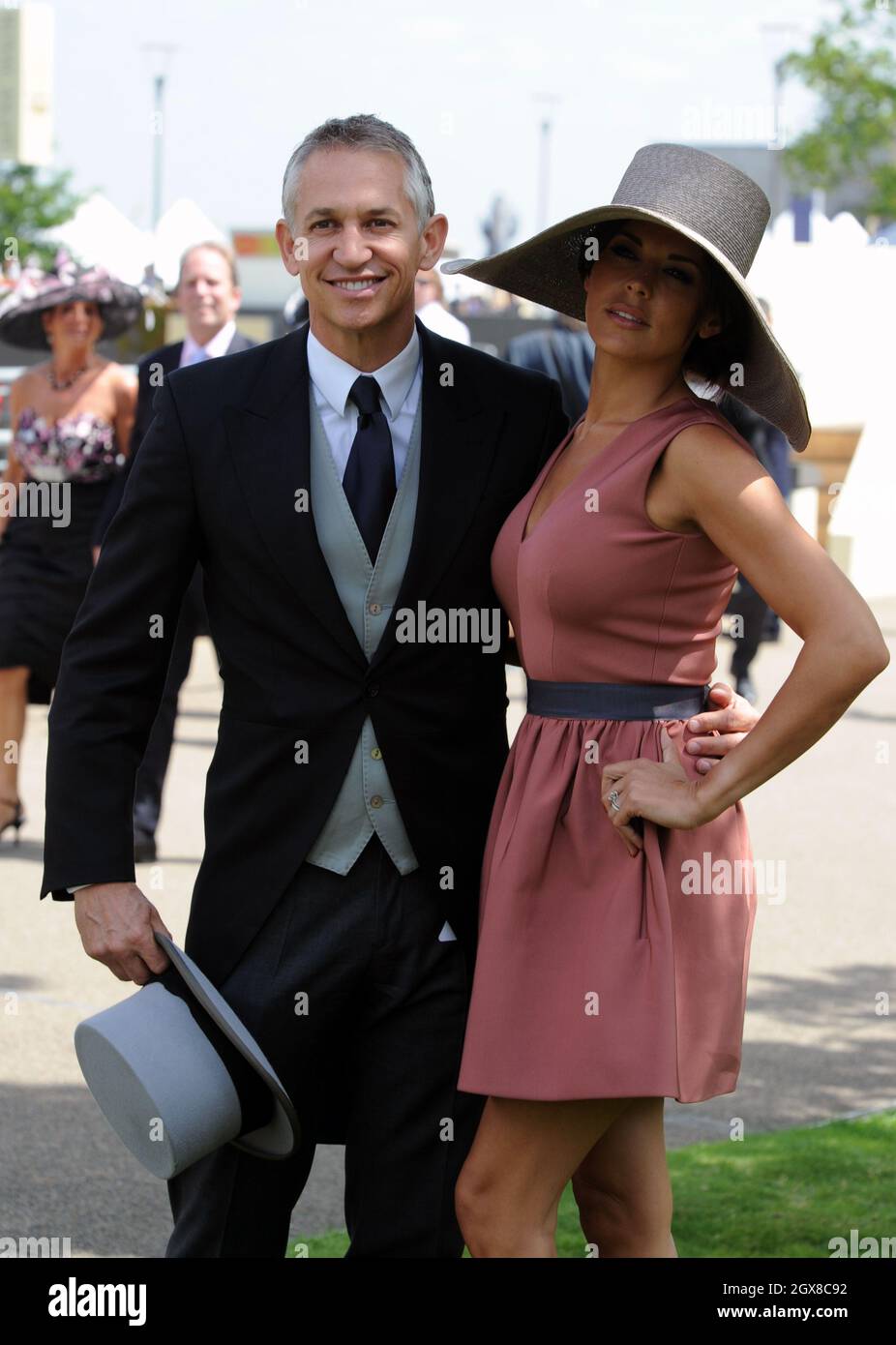 Gary Lineker et Danielle Bux arrivent pour le jour d'ouverture de Royal Ascot le 14 juin 2011. Banque D'Images