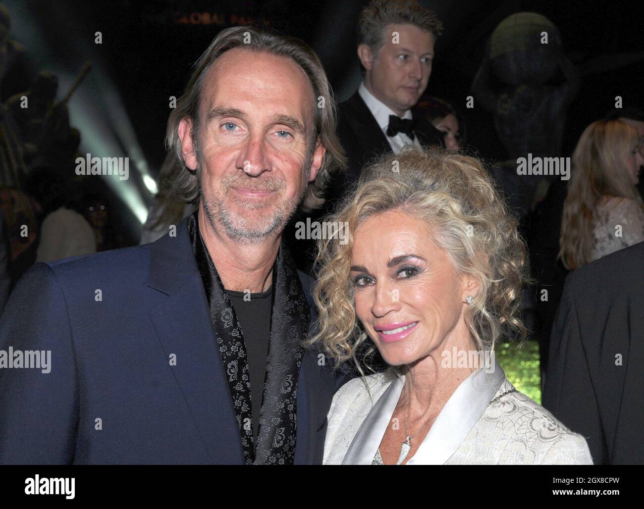 Mike Rutherford de Genesis et son épouse Angie assistent au lancement mondial du Parti mondial au Musée d'histoire naturelle de Londres Banque D'Images