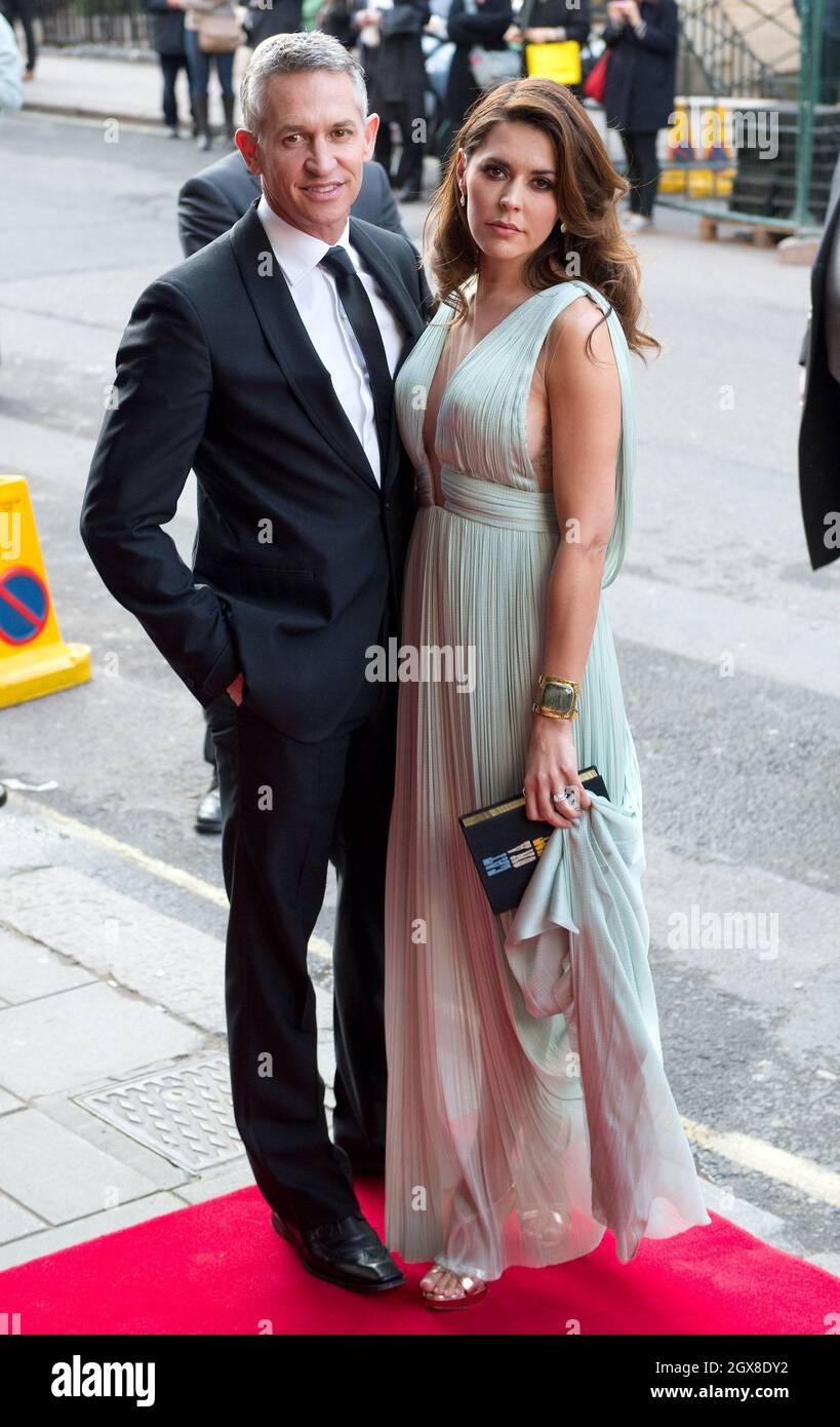 Gary Lineker et Danielle Lineker arrivent pour un dîner donné par le Thirty Club à Claridges à Londres. Banque D'Images