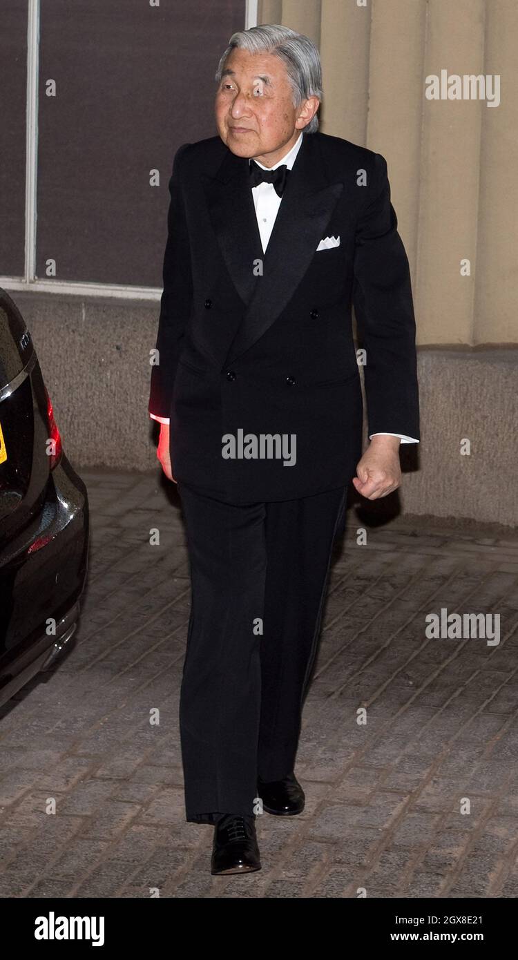 L'empereur Akihito du Japon assiste à un dîner pour les souverains étrangers organisé par le Prince de Galles et la Duchesse de Cornouailles pour commémorer le Jubilé de diamant de la Reine au Palais de Buckingham le 18 mai 2012. Banque D'Images