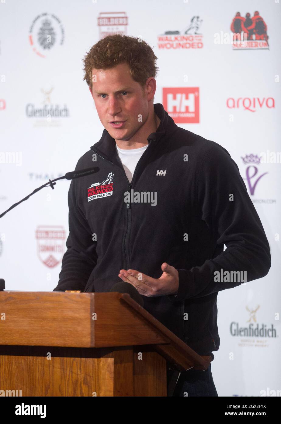 Le Prince Harry prononce un discours lors du lancement du concours Walking with the blessed South Pole Allied Challenge à l'hôtel Mandarin Oriental de Londres, le 19 avril 2013. Banque D'Images