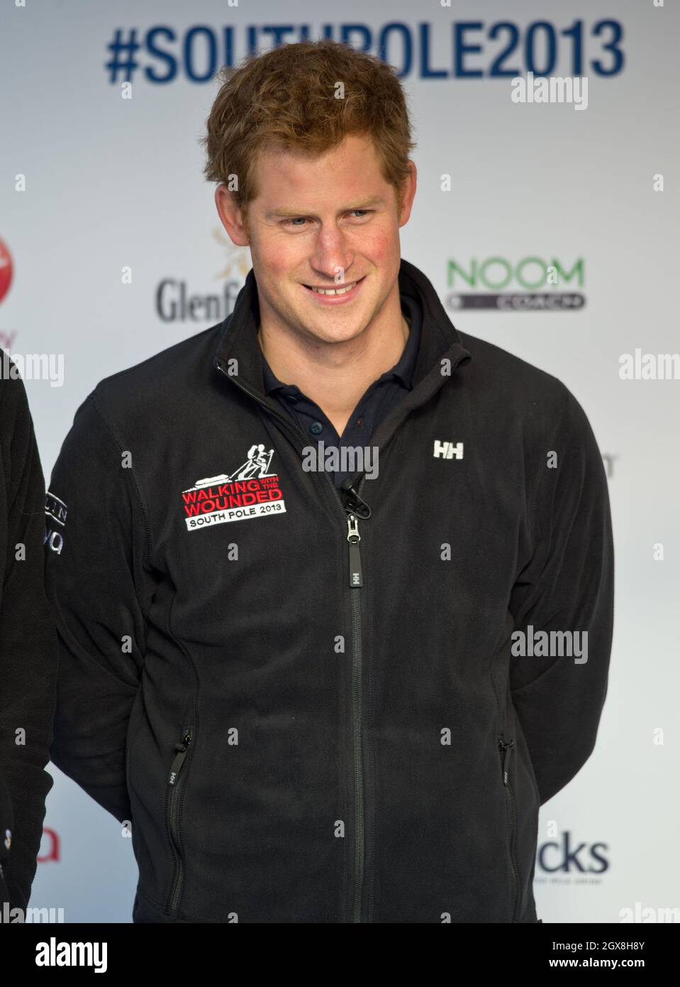 Le Prince Harry participe à la marche avec les blessés lors de l'événement de départ du South Pole Allied Challenge à Trafalgar Square à Londres. Banque D'Images