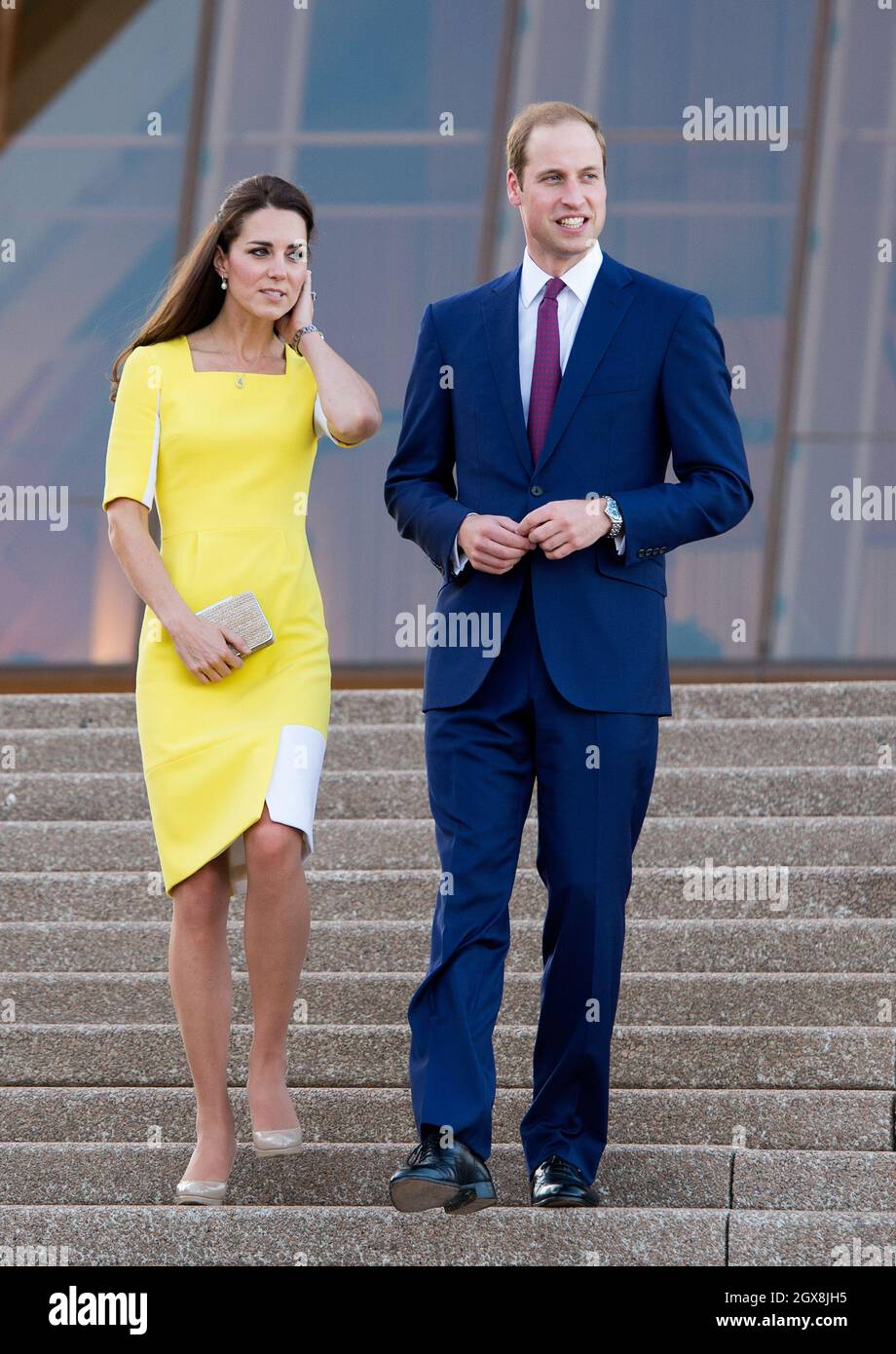 Catherine, duchesse de Cambridge et Prince William, duc de Cambridge, visitent l'Opéra de Sydney au début d'une visite de l'Australie le 16 avril 2014.La duchesse porte une robe jaune vif Roksanda Llincic. Banque D'Images