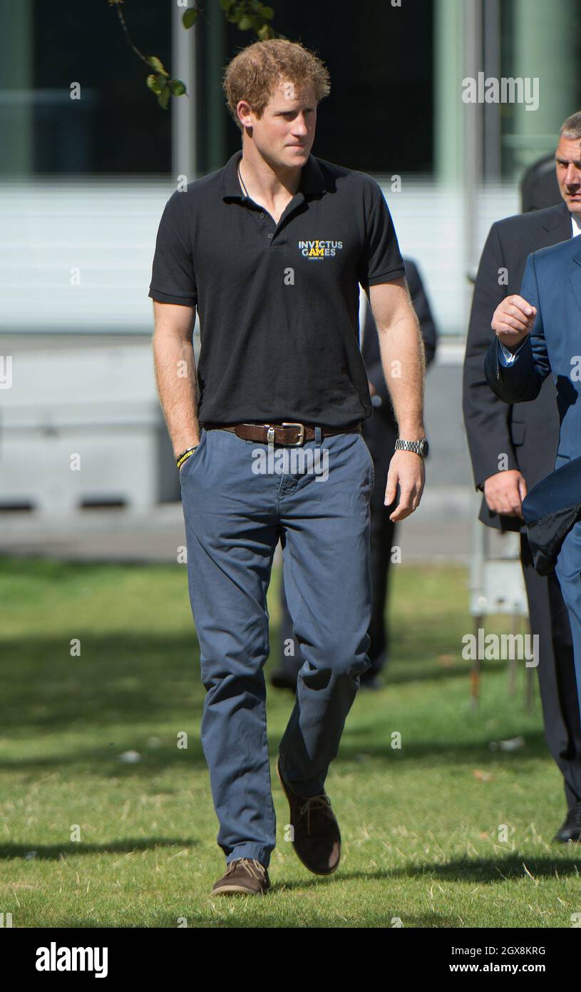 Le Prince Harry assiste à une séance photo pour les Jeux Invictus au Potters Field Park à Londres, le 13 août 2014. Banque D'Images