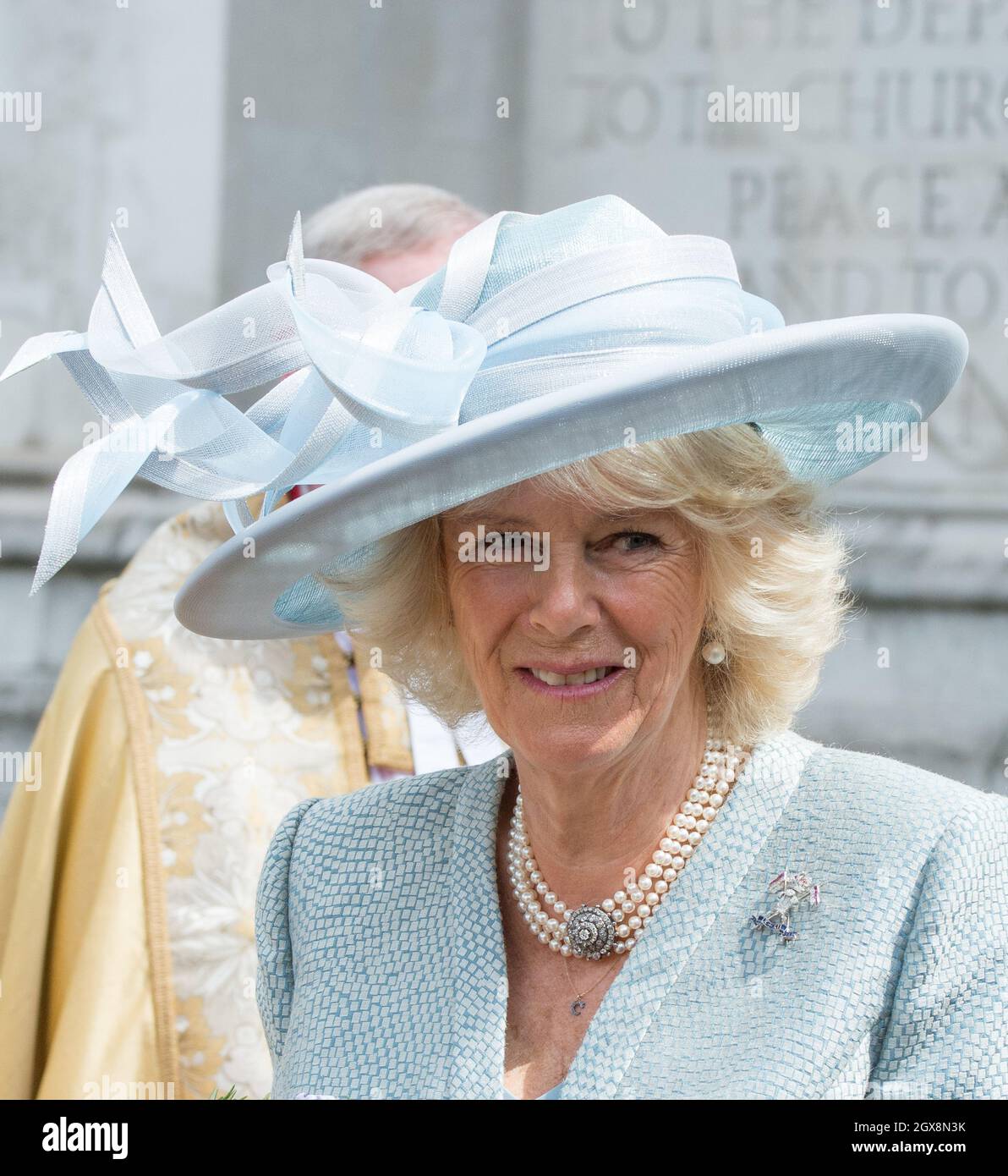 Camilla, duchesse de Cornwall assiste au Service de Thanksgiving pour marquer le 70e anniversaire de la victoire en Europe à l'abbaye de Westminster à Londres le 10 mai 2015. Banque D'Images