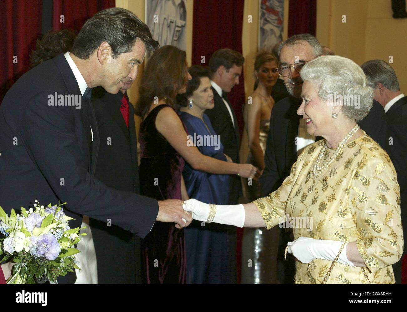 ou bond rencontre q pour la premiere fois