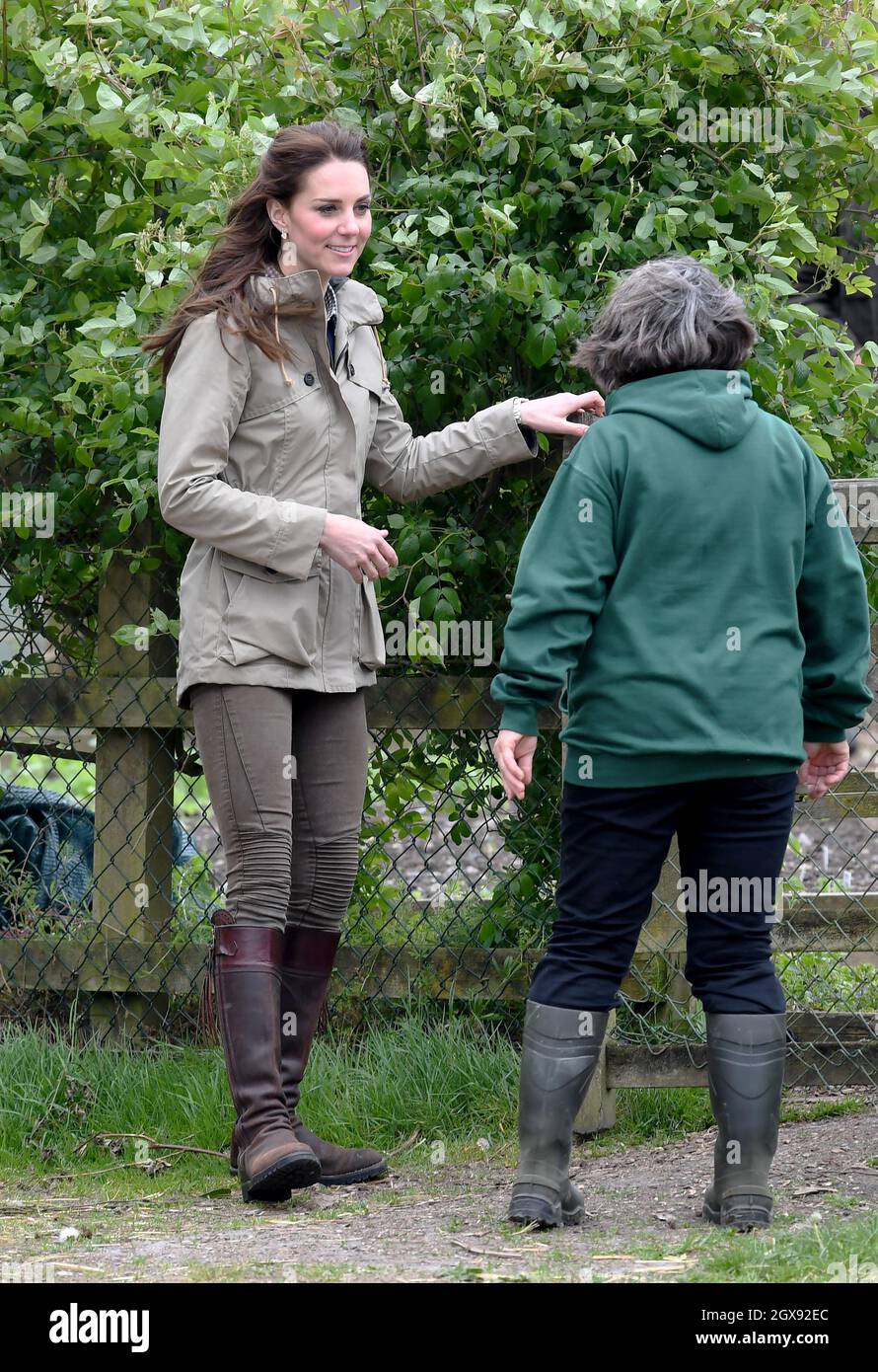 Catherine, Duchesse de Cambridge, visite de Farms for City Children à Arlingham, Gloucestershire, le 03 mai 2017.Farm for City Children est une association caritative qui offre aux enfants du Royaume-Uni une chance de vivre et de travailler sur une véritable ferme pendant une semaine Banque D'Images