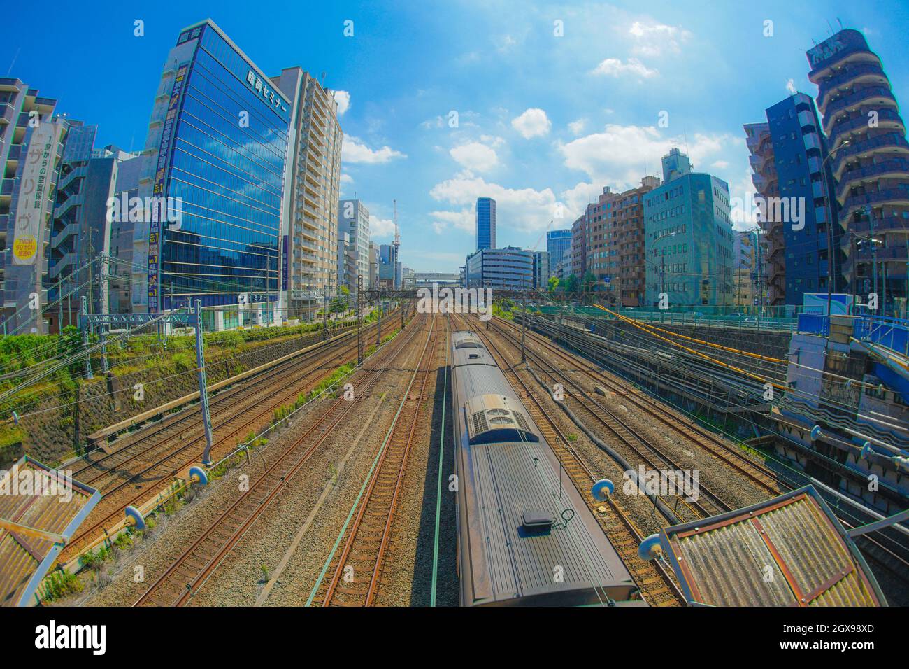 Groupe de lignes menant à la gare de Yokohama. Lieu de tournage : préfecture de kanagawa, ville de Yokohama Banque D'Images