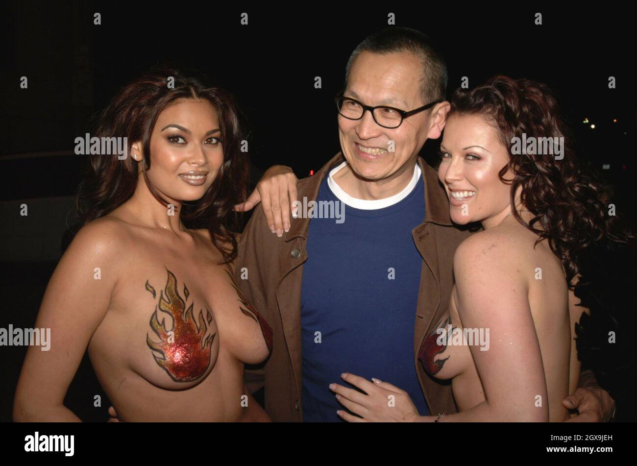 Alisha Klass et Wayne Wang et Jennifer Blanch à la première du Centre du monde à Los Angeles. Banque D'Images